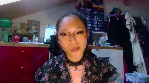 Miss Versatile online show from May 12, 5:10 pm