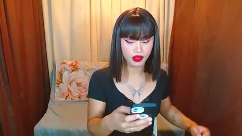 Snapshot of missviolet11 chatting on October 9, 10:57 am SweetViolet online show from October 9, 10:57 am
