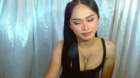 SweetViolet online show from May 1, 1:59 pm