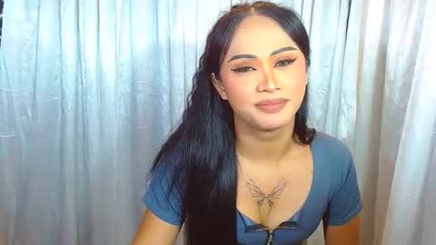 SweetViolet online show from May 8, 1:49 pm