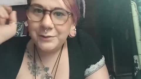 Snapshot of missxmoth444 chatting on November 16, 11:21 pm missxmoth444 online show from November 16, 11:21 pm