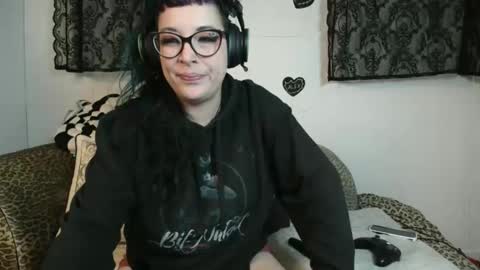 Missy Dee online show from April 12, 7:02 am