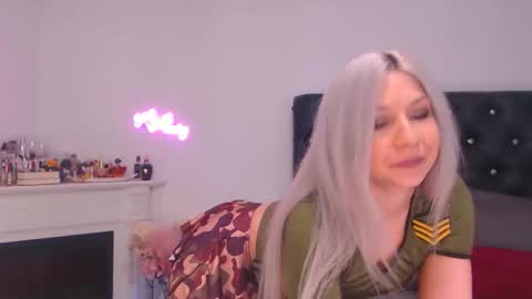 Snapshot of missycrystal chatting on April 30, 6:47 pm Crystal online show from April 30, 6:47 pm