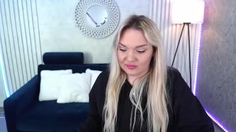 missyymarty online show from March 26, 8:09 am