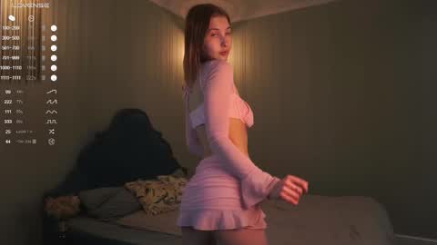 Mia online show from March 14, 4:56 pm