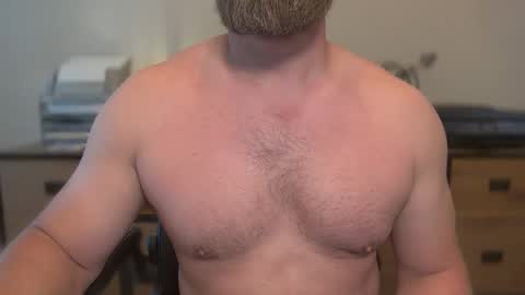 Snapshot of mister_dilf chatting on May 30, 4:15 pm MISTER DILF online show from May 30, 4:15 pm