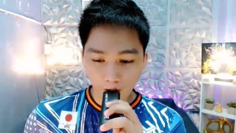 Snapshot of mister_officer chatting on December 21, 7:48 am SAINT SACHI will make your day online show from December 21, 7:48 am