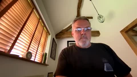 Snapshot of misterblivs chatting on May 14, 1:29 pm Misterblivs online show from May 14, 1:29 pm