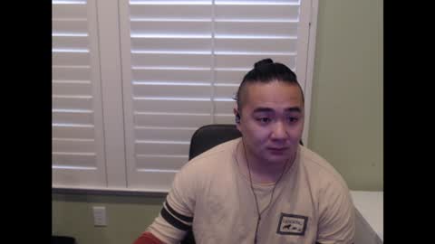 Snapshot of misterlionking chatting on December 11, 9:12 pm Eric online show from December 11, 9:12 pm