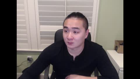 Snapshot of misterlionking chatting on December 26, 6:52 am Eric online show from December 26, 6:52 am