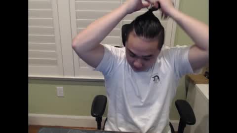 Snapshot of misterlionking chatting on March 2, 3:02 am Eric online show from March 2, 3:02 am