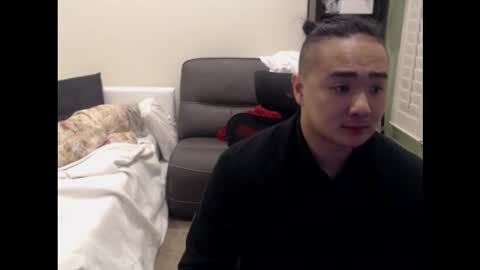 Snapshot of misterlionking chatting on November 17, 3:45 am Eric online show from November 17, 3:45 am