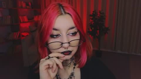 Snapshot of mistress__marcelline chatting on July 21, 1:52 am Marcelline online show from July 21, 1:52 am
