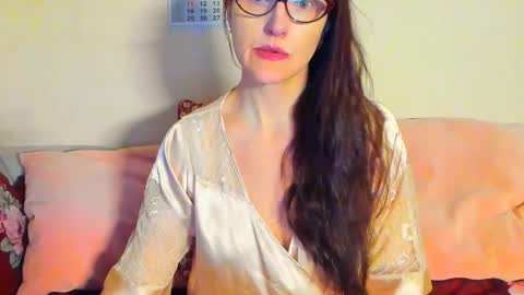 Victoria Eden online show from April 8, 2:33 am