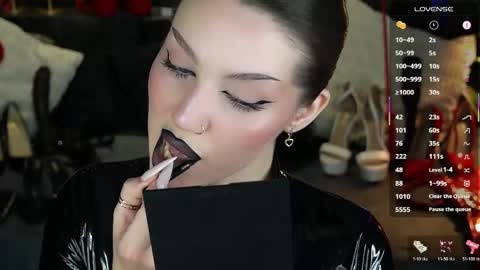 Snapshot of mistress_darsy chatting on April 11, 7:45 am Darsy online show from April 11, 7:45 am