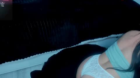 Snapshot of mistress_meryem chatting on February 6, 11:37 pm mistress_meryem online show from February 6, 11:37 pm