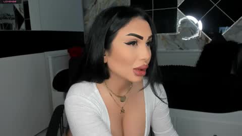 Snapshot of mistress_meryem chatting on February 28, 1:26 am mistress_meryem online show from February 28, 1:26 am