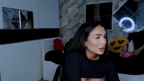 Snapshot of mistress_meryem chatting on October 18, 12:02 am mistress_meryem online show from October 18, 12:02 am