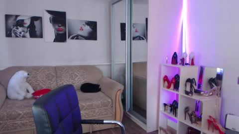 mistress_milfa online show from June 24, 11:42 am