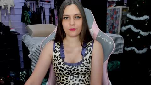 Snapshot of mistress_priest chatting on January 9, 5:54 pm Dirty Priest and Ivi online show from January 9, 5:54 pm