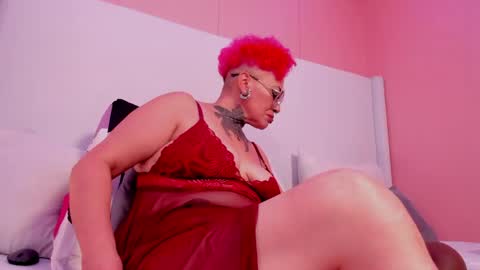Snapshot of mistress_sandy chatting on May 18, 7:52 pm Sandy Mistress online show from May 18, 7:52 pm