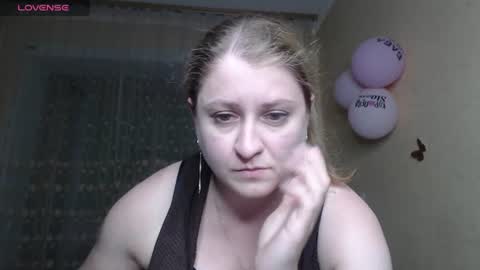 Snapshot of mistresscaro chatting on June 15, 9:28 pm mistresscaro online show from June 15, 9:28 pm