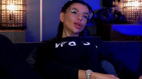 Snapshot of mistresselenia chatting on October 16, 11:44 am Elenia online show from October 16, 11:44 am