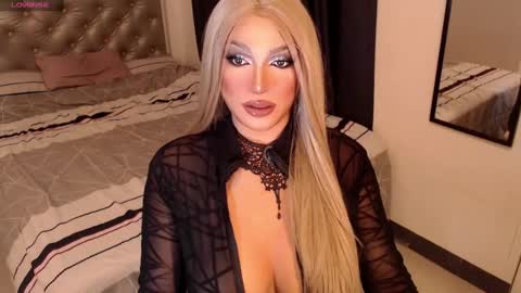 Snapshot of mistressemeraldxx chatting on February 13, 4:43 am Ms Ems online show from February 13, 4:43 am