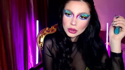 Snapshot of mistressfindom chatting on March 3, 8:59 pm Goddess Katerina online show from March 3, 8:59 pm