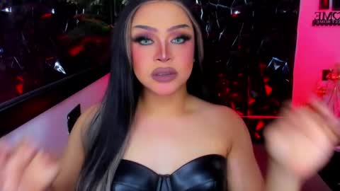 Snapshot of mistressivorykat chatting on April 5, 2:36 pm Call me MISS JAS online show from April 5, 2:36 pm