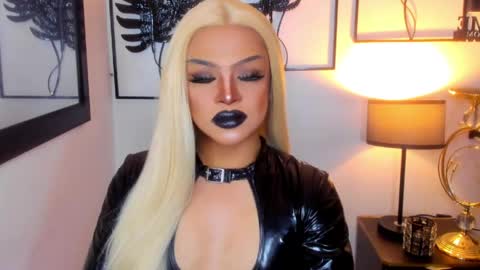 Snapshot of mistressivorykat chatting on April 8, 5:02 pm Call me MISS JAS online show from April 8, 5:02 pm