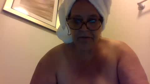 Snapshot of mistressmich623603 chatting on October 12, 3:22 pm thick playful mistress  new mature hornygranny online show from October 12, 3:22 pm