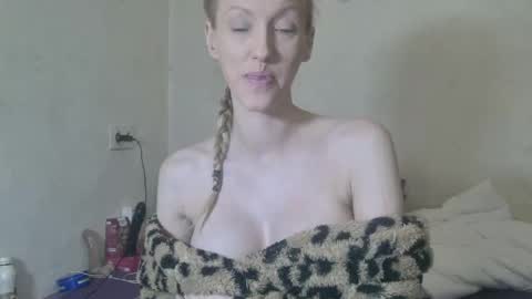 mistressmilly32 online show from February 8, 8:56 pm