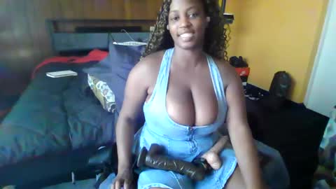 Snapshot of mistressmochareign chatting on July 12, 4:09 pm mistressmochareign online show from July 12, 4:09 pm