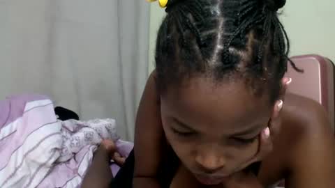Snapshot of misty_shee chatting on June 21, 10:12 pm misty_shee online show from June 21, 10:12 pm