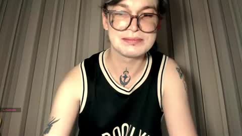 Snapshot of mitia_d chatting on June 27, 3:39 pm Mitya online show from June 27, 3:39 pm