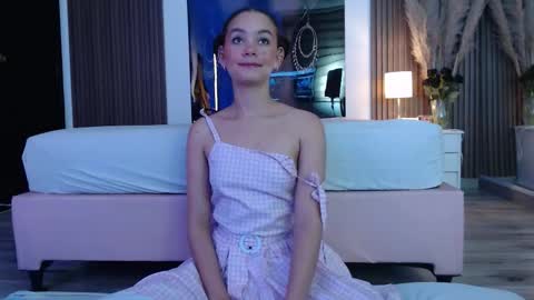 Mtica Brennet online show from October 30, 3:30 am