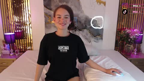 Mtica Brennet online show from April 7, 4:24 am