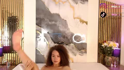 Snapshot of miticabrennet chatting on May 12, 5:15 am Mtica Brennet online show from May 12, 5:15 am