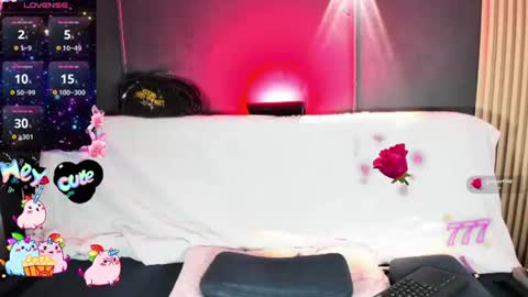 Snapshot of mix_carmilla chatting on June 30, 4:35 am mix_carmilla online show from June 30, 4:35 am
