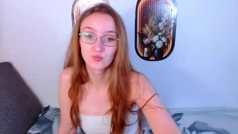 Snapshot of miya_here chatting on May 4, 4:58 pm Miya online show from May 4, 4:58 pm
