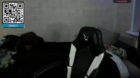 Snapshot of miya_meow_miku chatting on October 16, 5:47 pm MeowMiku online show from October 16, 5:47 pm