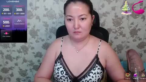 Snapshot of miya_sexasian chatting on December 7, 8:49 pm Miya asian online show from December 7, 8:49 pm