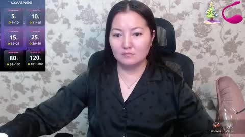 Snapshot of miya_sexasian chatting on December 14, 1:39 am Miya asian online show from December 14, 1:39 am
