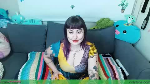 Elizabxth Fields online show from October 3, 4:09 am