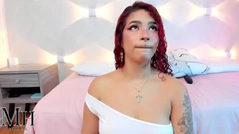 mizzhell_ online show from September 30, 12:54 pm