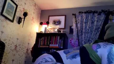 Snapshot of mjr93 chatting on January 19, 9:01 am Ebony Ivory online show from January 19, 9:01 am