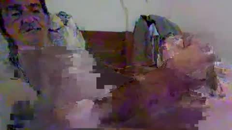 Snapshot of mmiltos chatting on April 10, 4:17 am mmiltos online show from April 10, 4:17 am