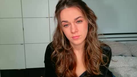 mmminnie online show from February 17, 9:06 am