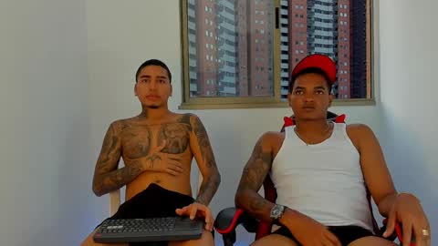 mnell28 online show from April 8, 10:54 pm